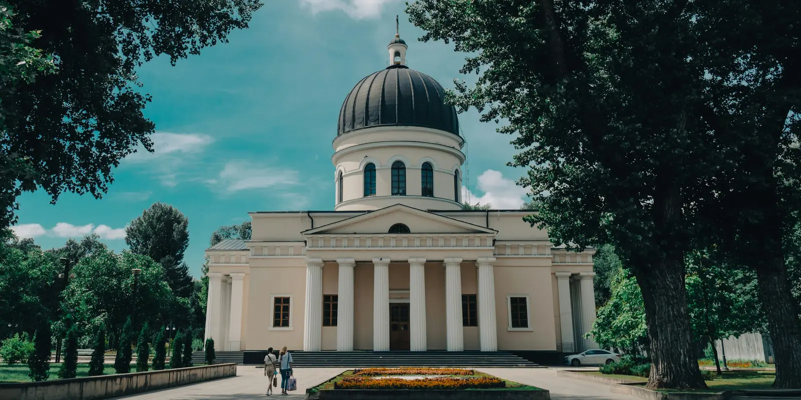Chișinău's Nativity Cathedral sits at the midpoint of the city's main boulevard, Ștefan cel Mare The Metropolitan Cathedral in Chișinău, Moldova's capital and only large city