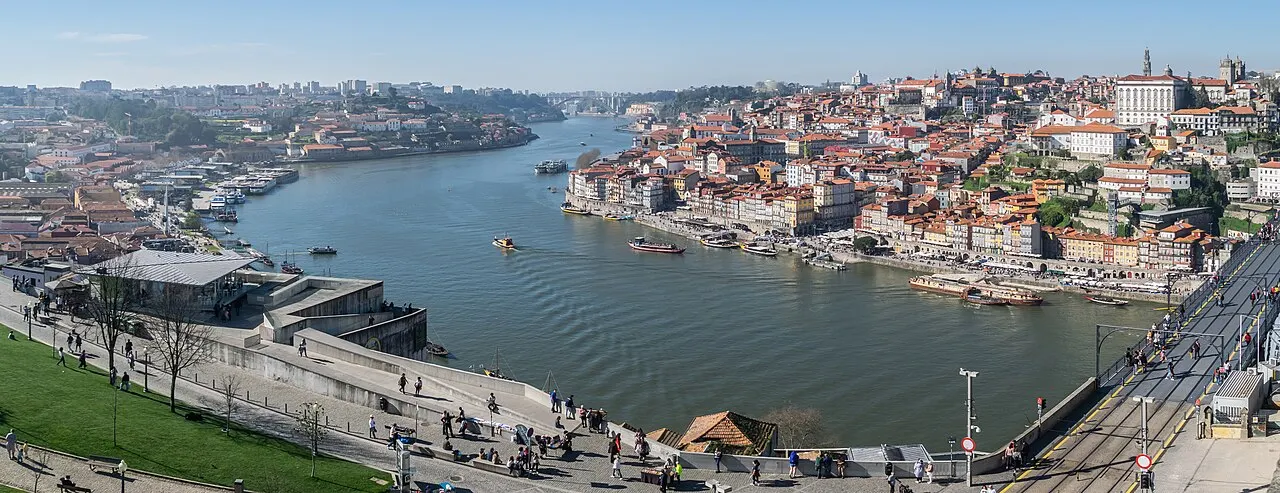 Oporto junto al río Duero